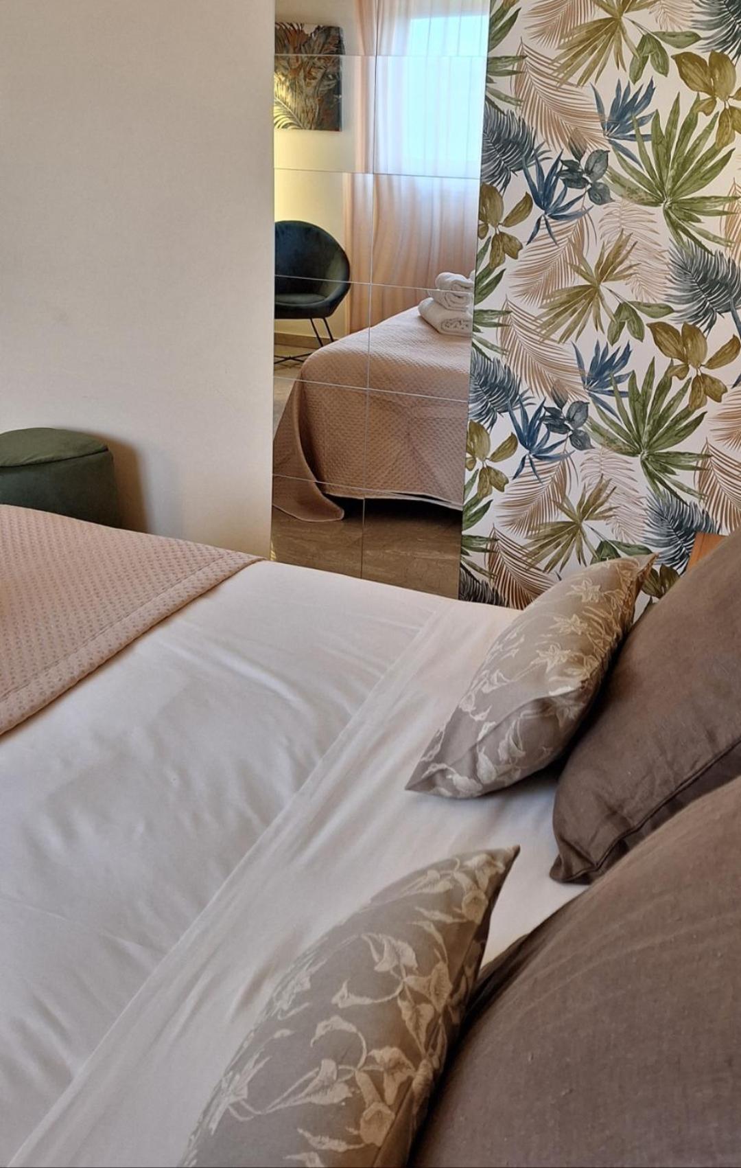 Laranda Rooms ミラッツォ 部屋 写真